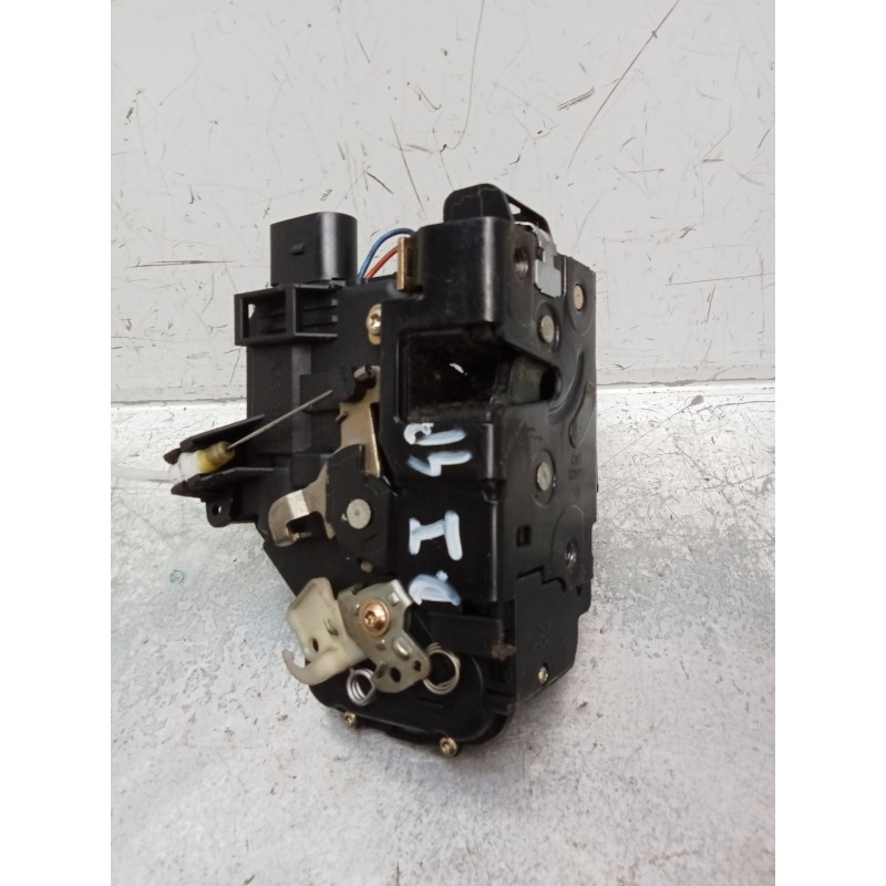 Recambio de motor cierre centralizado delantero izquierdo para audi a4 b6 (8e2) 2.0 referencia OEM IAM 4B1837015B 4P 