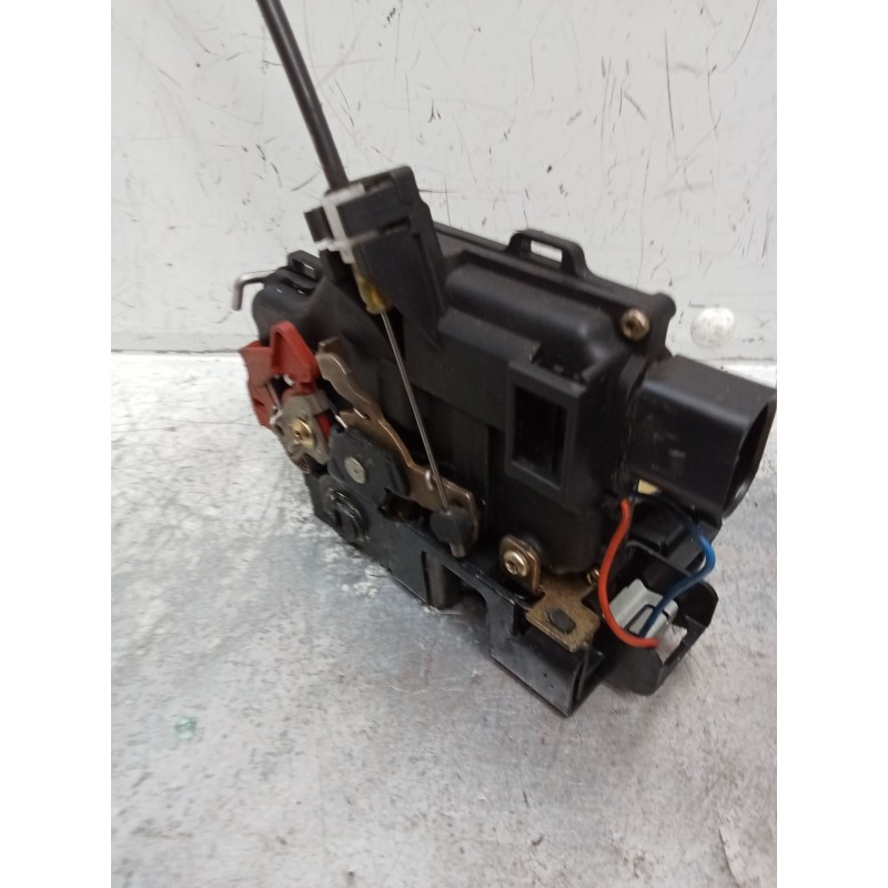 Recambio de motor cierre centralizado trasero izquierdo para audi a4 b6 (8e2) 2.0 referencia OEM IAM 4B0839015D  