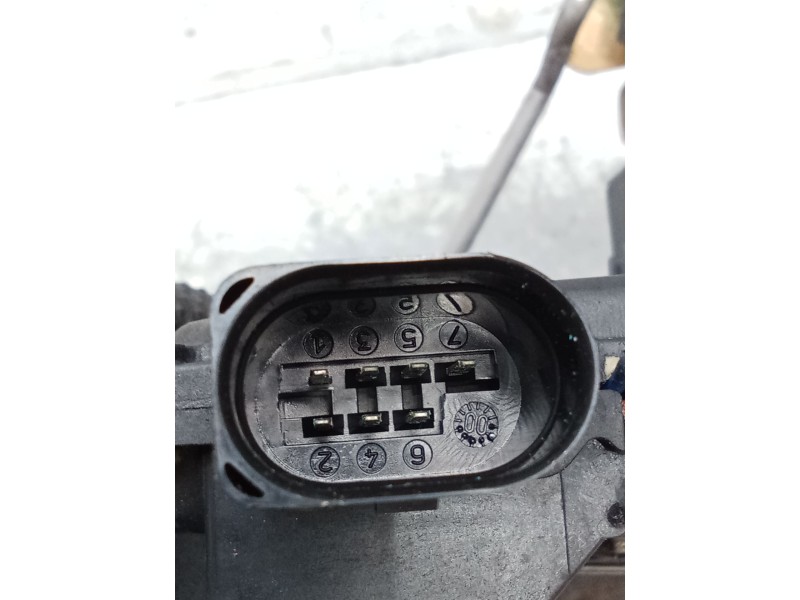Recambio de motor cierre centralizado trasero izquierdo para audi a4 b6 (8e2) 2.0 referencia OEM IAM 4B0839015D  