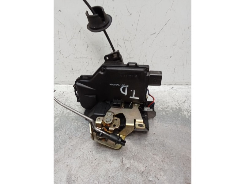 Recambio de motor cierre centralizado trasero derecho para audi a4 b6 (8e2) 2.0 referencia OEM IAM 4B0839016D  