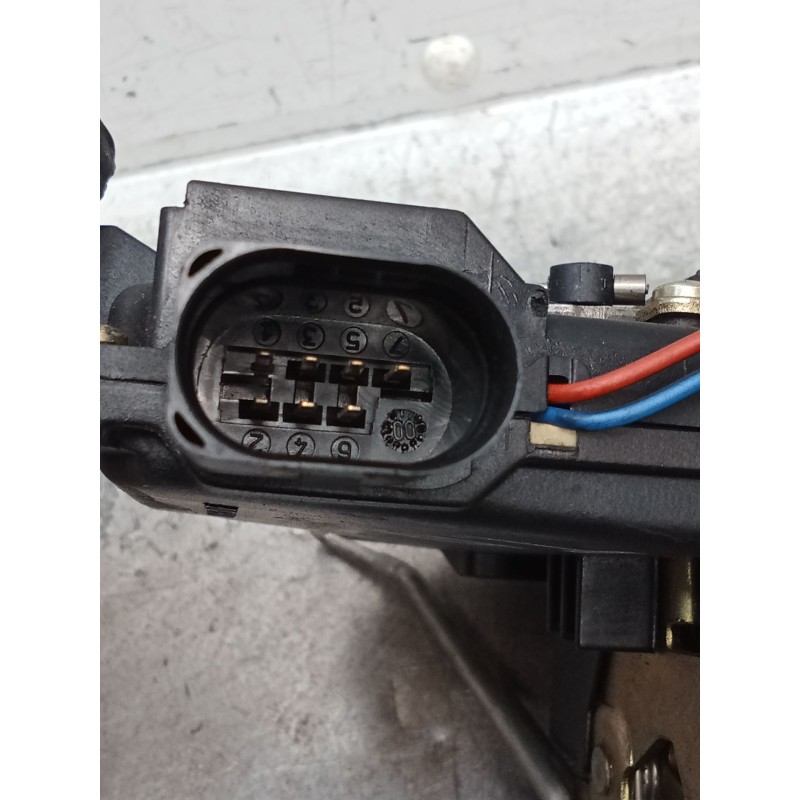 Recambio de motor cierre centralizado trasero derecho para audi a4 b6 (8e2) 2.0 referencia OEM IAM 4B0839016D  