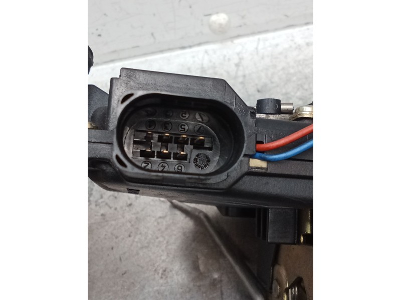 Recambio de motor cierre centralizado trasero derecho para audi a4 b6 (8e2) 2.0 referencia OEM IAM 4B0839016D  