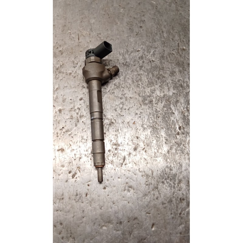 Recambio de inyector para volkswagen passat cc b6 (357) 2.0 tdi referencia OEM IAM 0445110647 03L130277Q BOSCH