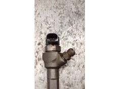 Recambio de inyector para volkswagen passat cc b6 (357) 2.0 tdi referencia OEM IAM 0445110647 03L130277Q BOSCH 2