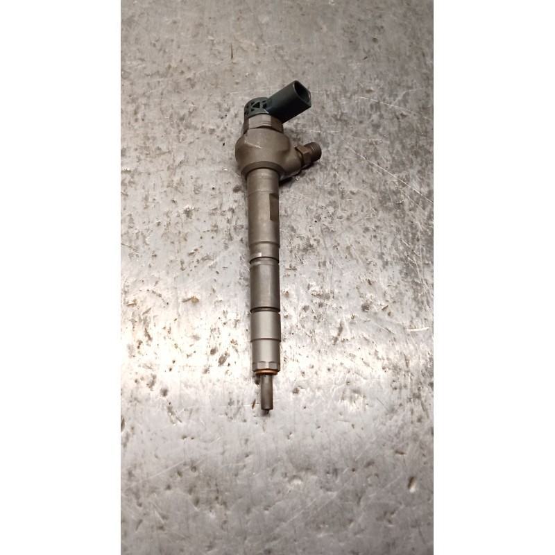 Recambio de inyector para volkswagen passat cc b6 (357) 2.0 tdi referencia OEM IAM 0445110647 03L130277Q BOSCH