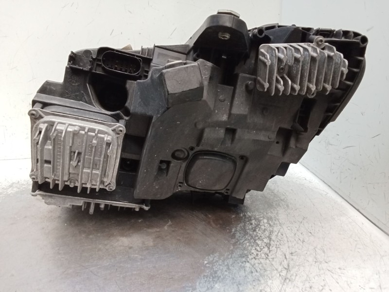 Recambio de faro derecho para mercedes-benz clase c coupé (c205) c 220 d (205.304) referencia OEM IAM A2059063204 030128423206 D