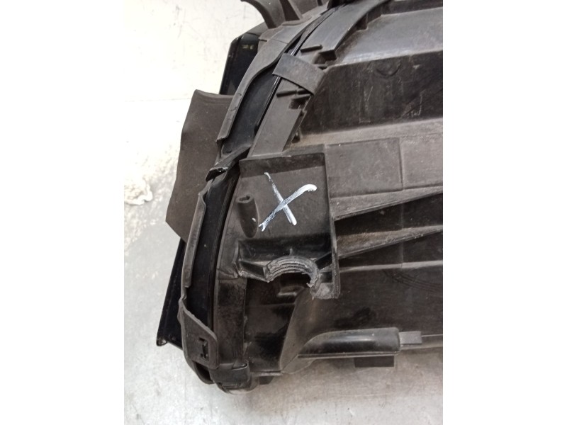 Recambio de faro derecho para mercedes-benz clase c coupé (c205) c 220 d (205.304) referencia OEM IAM A2059063204 030128423206 D