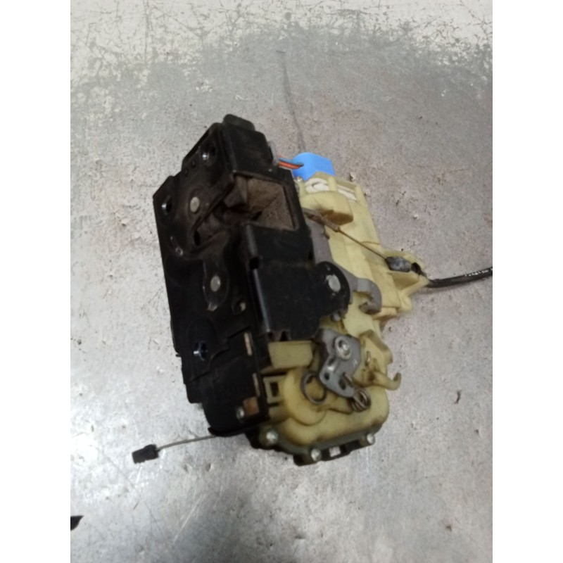 Recambio de motor cierre centralizado delantero derecho para seat ibiza iii (6l1) 1.4 tdi referencia OEM IAM 993019300 5P 