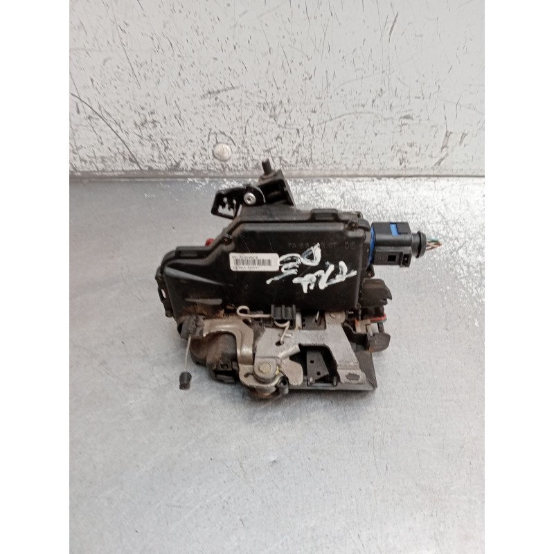 Recambio de motor cierre centralizado trasero derecho para skoda fabia i combi (6y5) 1.4 tdi referencia OEM IAM 6Y0839016 5P 