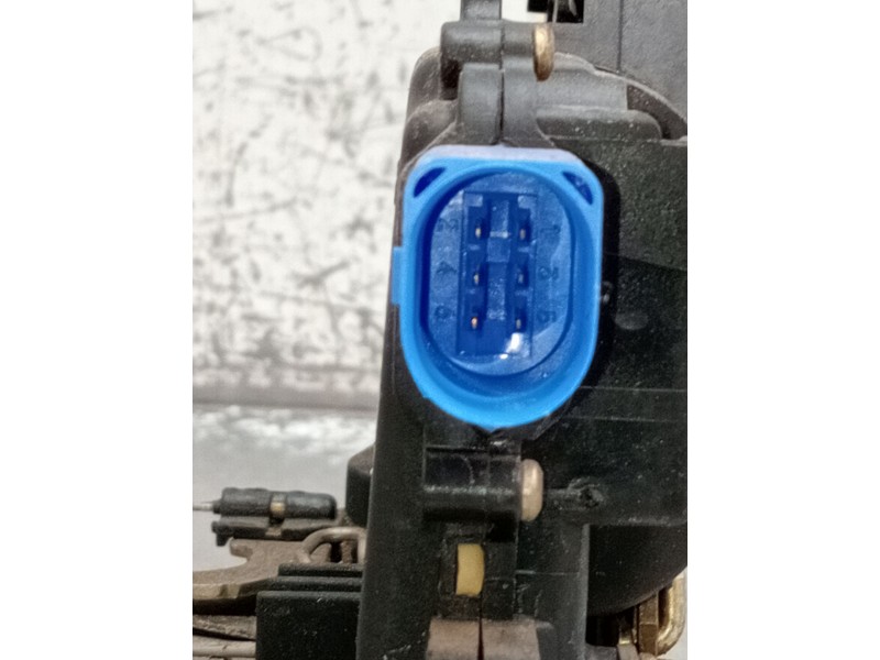 Recambio de motor cierre centralizado trasero derecho para skoda fabia i combi (6y5) 1.4 tdi referencia OEM IAM 6Y0839016 5P 