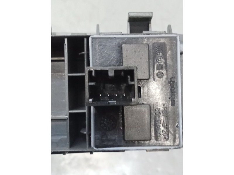 Recambio de mando elevalunas delantero izquierdo para seat ibiza iii (6l1) 1.4 tdi referencia OEM IAM 6L1867171F 5P 