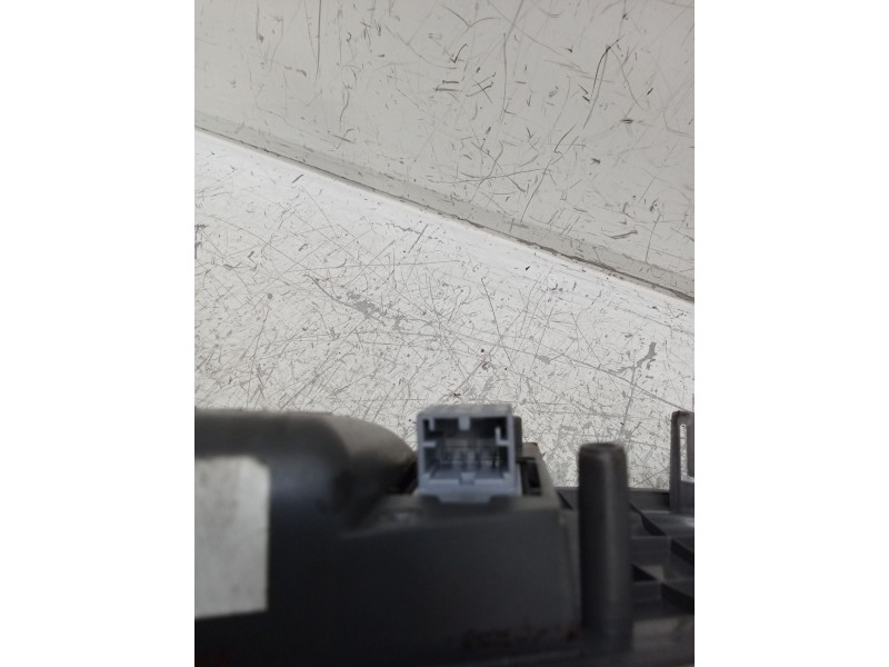 Recambio de mando elevalunas delantero derecho para seat ibiza iii (6l1) 1.4 tdi referencia OEM IAM   