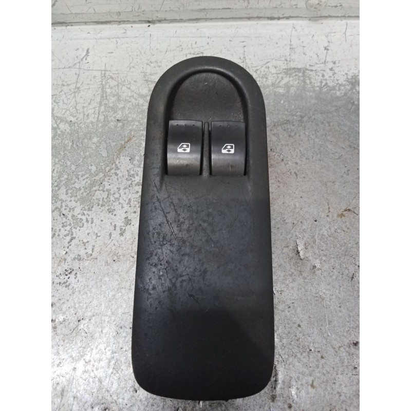 Recambio de mando elevalunas delantero izquierdo para renault megane ii (bm0/1_, cm0/1_) 1.6 16v (bm0c, cm0c) referencia OEM IAM
