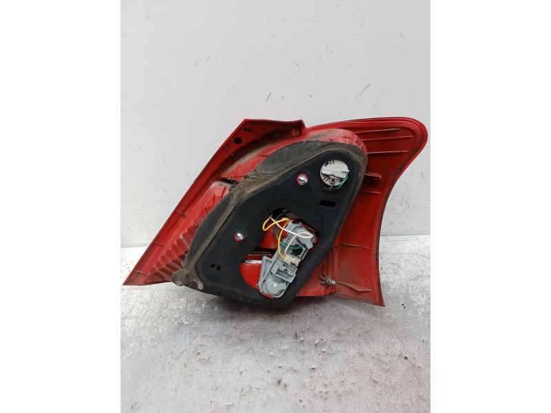 Recambio de piloto trasero izquierdo para toyota yaris (_p9_) 1.4 d-4d (nlp90_) referencia OEM IAM   