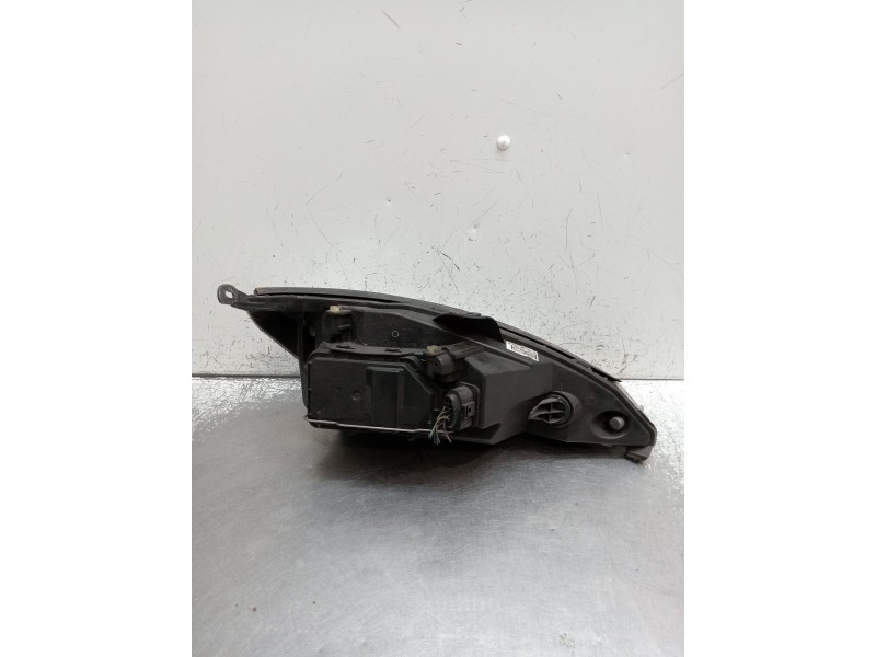 Recambio de faro izquierdo para ford focus i (daw, dbw) 1.8 tdci referencia OEM IAM 2M5113W030BE  
