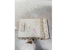 Recambio de caja reles / fusibles para toyota yaris (_p9_) 1.4 d-4d (nlp90_) referencia OEM IAM 61062294 8273052700  2