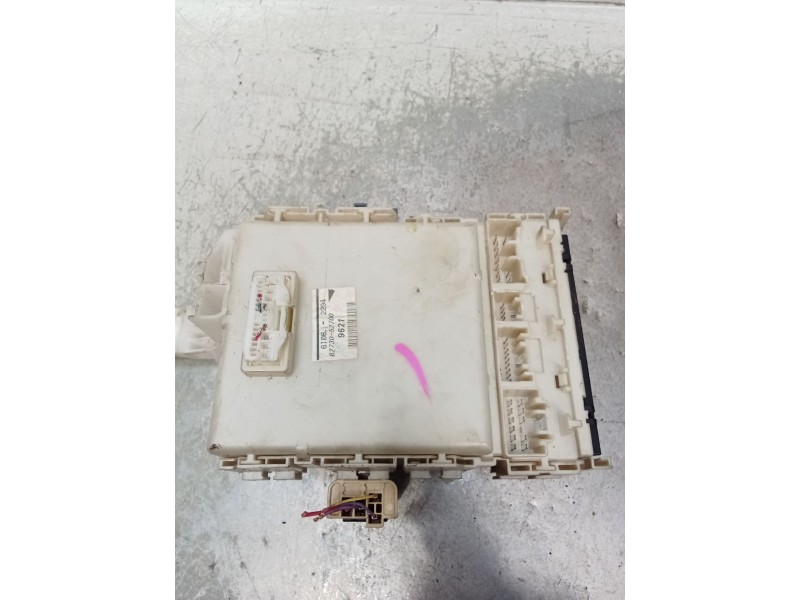 Recambio de caja reles / fusibles para toyota yaris (_p9_) 1.4 d-4d (nlp90_) referencia OEM IAM 61062294 8273052700 