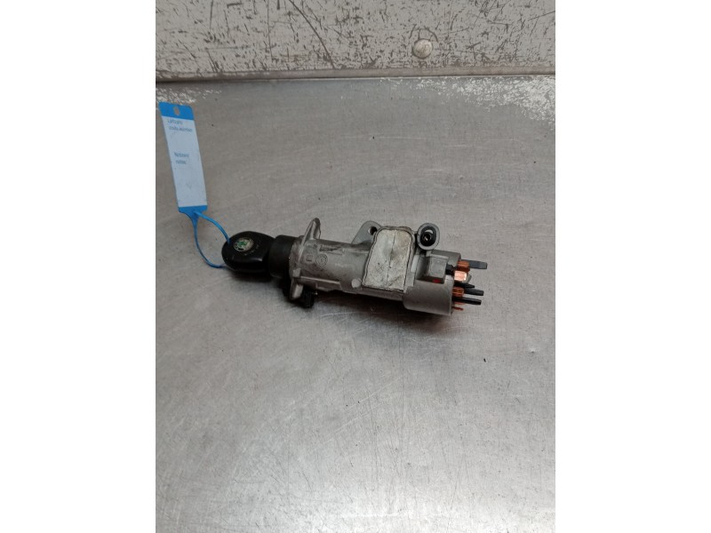 Recambio de conmutador de arranque para skoda fabia i combi (6y5) 1.4 tdi referencia OEM IAM 4B0905851C  