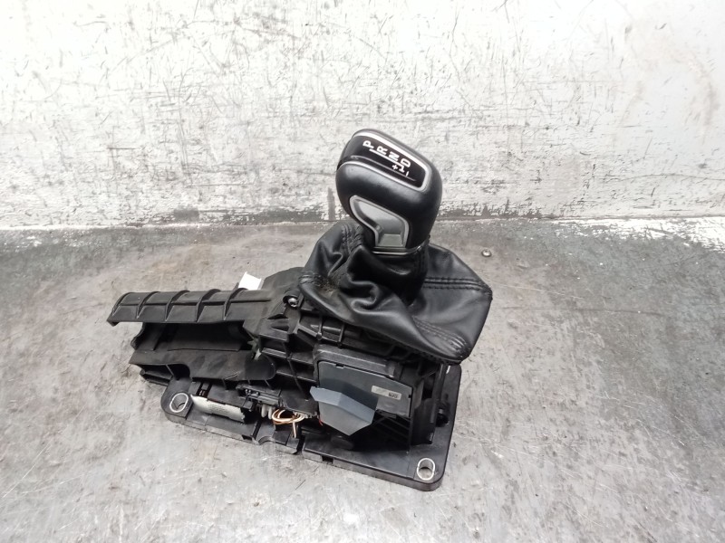 Recambio de palanca cambio para volvo xc60 business plus 2wd referencia OEM IAM 81380300 P32240584 