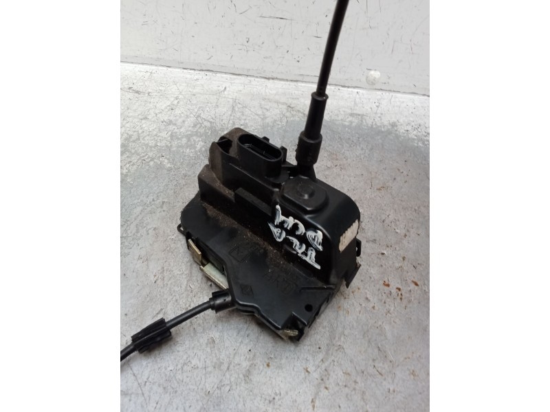 Recambio de motor cierre centralizado trasero derecho para nissan primera (p12) 2.0 referencia OEM IAM 5P  