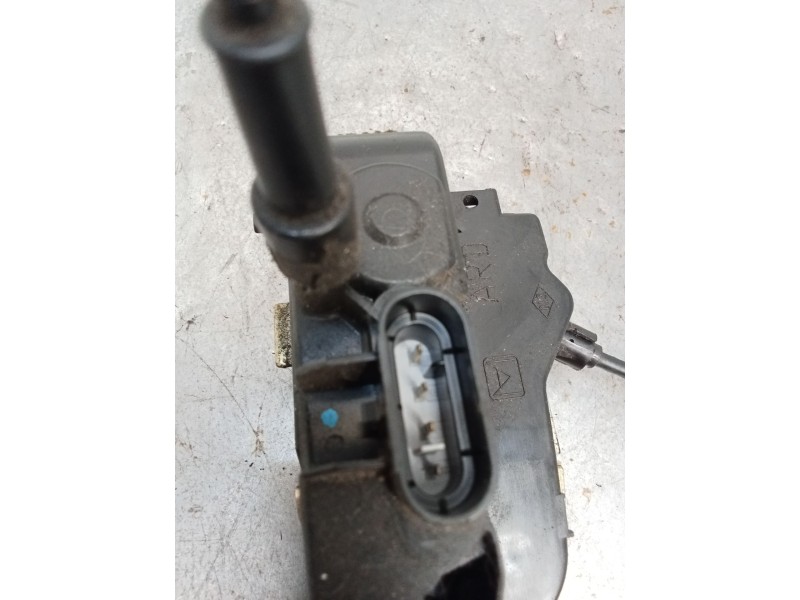 Recambio de motor cierre centralizado trasero derecho para nissan primera (p12) 2.0 referencia OEM IAM 5P  