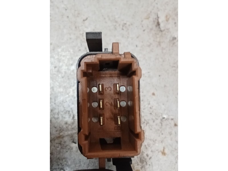 Recambio de mando elevalunas delantero derecho para nissan primastar furgoneta (x83) 1.9 dci 100 referencia OEM IAM   