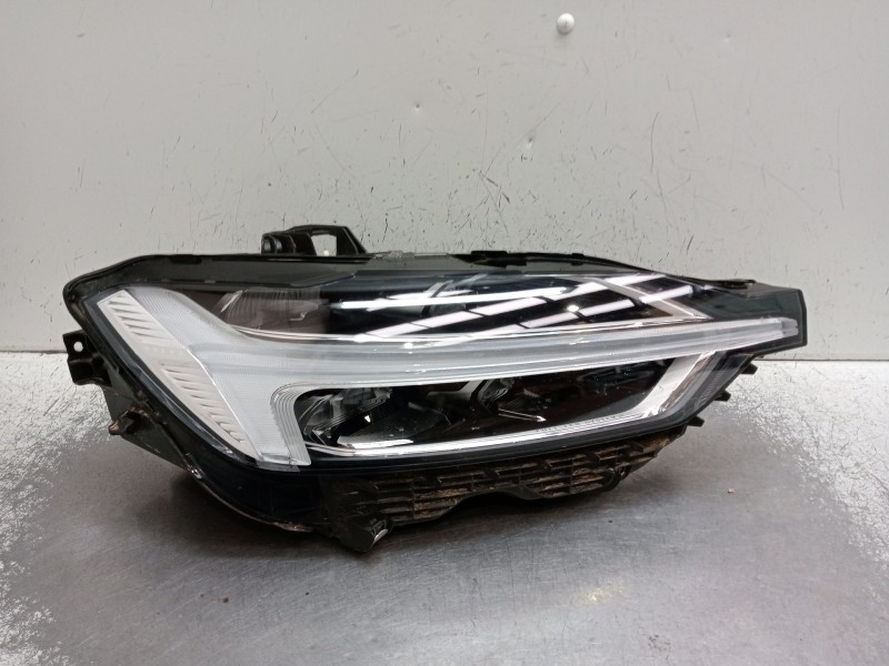 Recambio de faro derecho para volvo xc60 business plus 2wd referencia OEM IAM XENON  