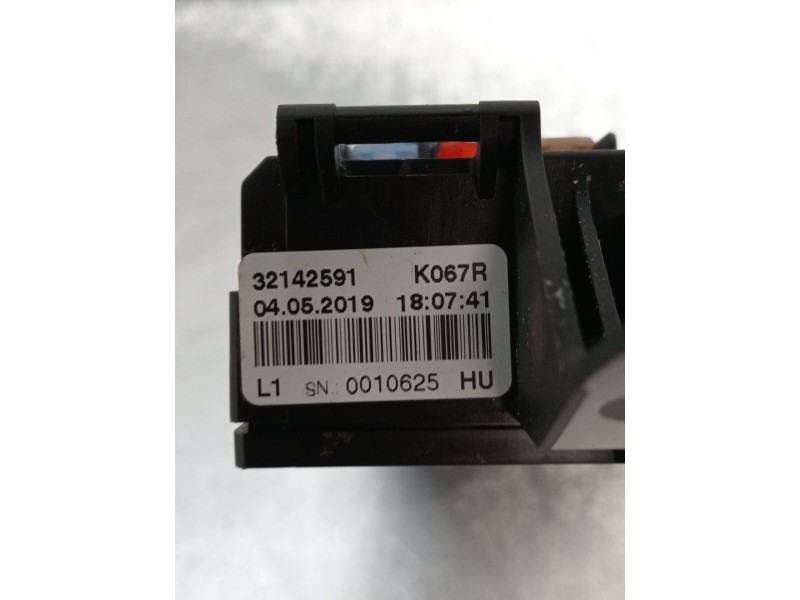 Recambio de caja reles / fusibles para volvo xc60 business plus 2wd referencia OEM IAM 32142591  