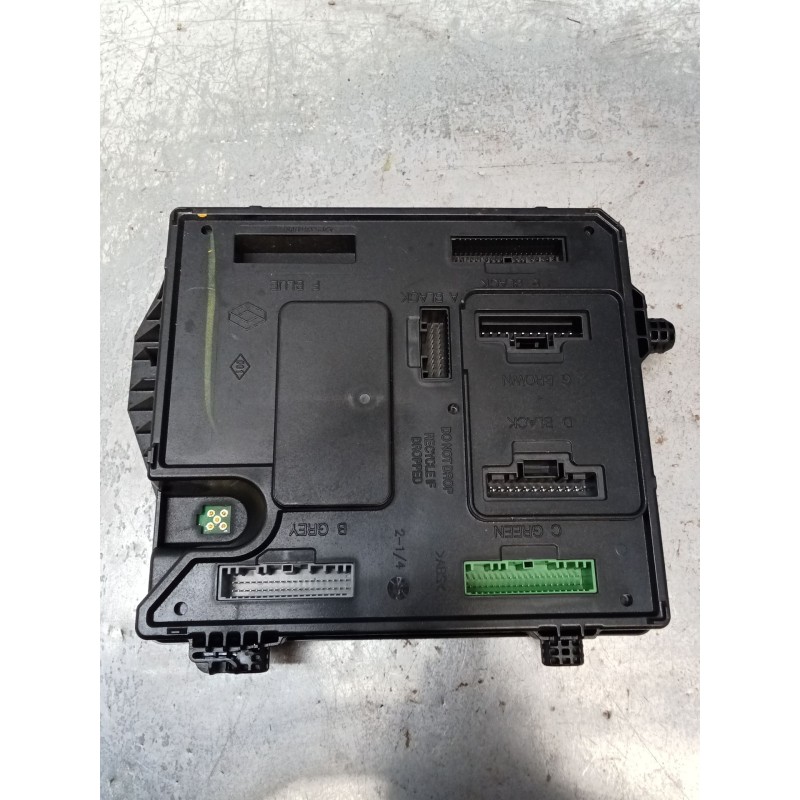 Recambio de caja reles / fusibles para renault megane iii hatchback (bz0/1_, b3_) 1.6 16v (bz1b, bz1h) referencia OEM IAM 284B15