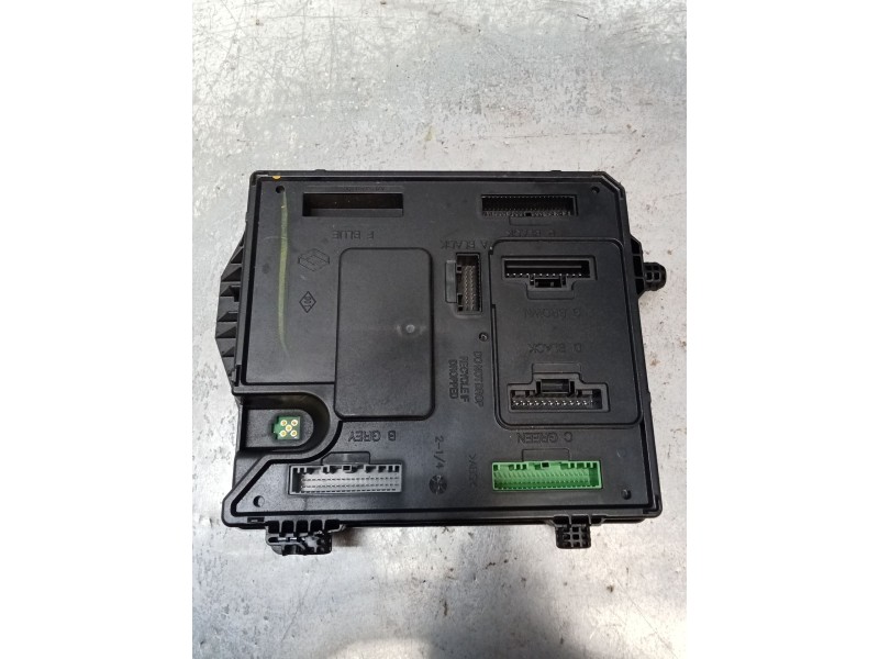 Recambio de caja reles / fusibles para renault megane iii hatchback (bz0/1_, b3_) 1.6 16v (bz1b, bz1h) referencia OEM IAM 284B15