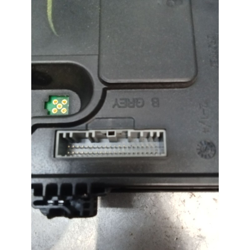 Recambio de caja reles / fusibles para renault megane iii hatchback (bz0/1_, b3_) 1.6 16v (bz1b, bz1h) referencia OEM IAM 284B15