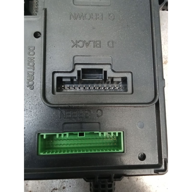 Recambio de caja reles / fusibles para renault megane iii hatchback (bz0/1_, b3_) 1.6 16v (bz1b, bz1h) referencia OEM IAM 284B15