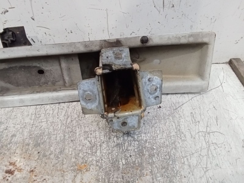 Recambio de refuerzo paragolpes delantero para nissan primastar furgoneta (x83) 1.9 dci 100 referencia OEM IAM   