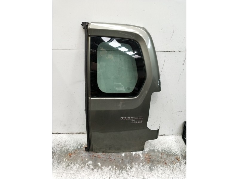 Recambio de puerta trasera derecha para peugeot partner tepee 1.6 hdi referencia OEM IAM  5P 