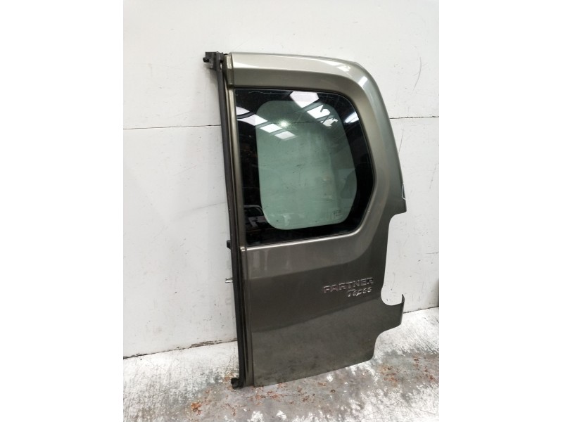 Recambio de puerta trasera derecha para peugeot partner tepee 1.6 hdi referencia OEM IAM  5P 