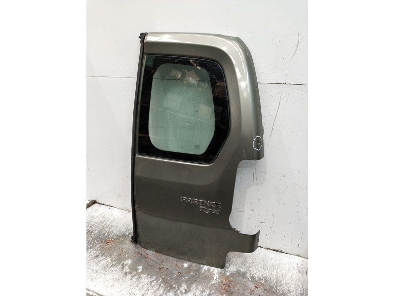 Recambio de puerta trasera derecha para peugeot partner tepee 1.6 hdi referencia OEM IAM  5P 
