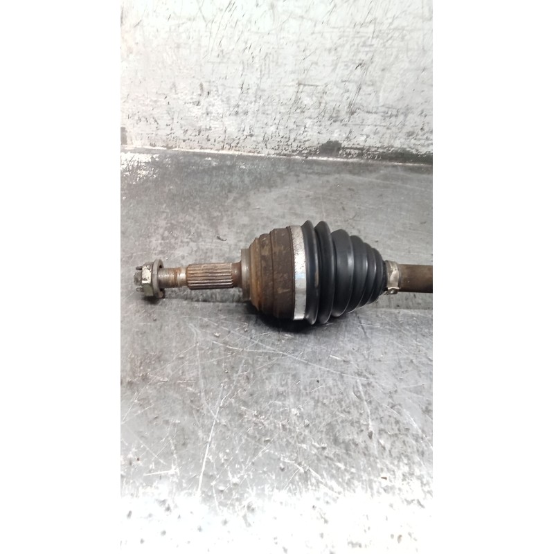 Recambio de transmision delantera izquierda para renault megane ii (bm0/1_, cm0/1_) 1.6 16v (bm0c, cm0c) referencia OEM IAM 8200