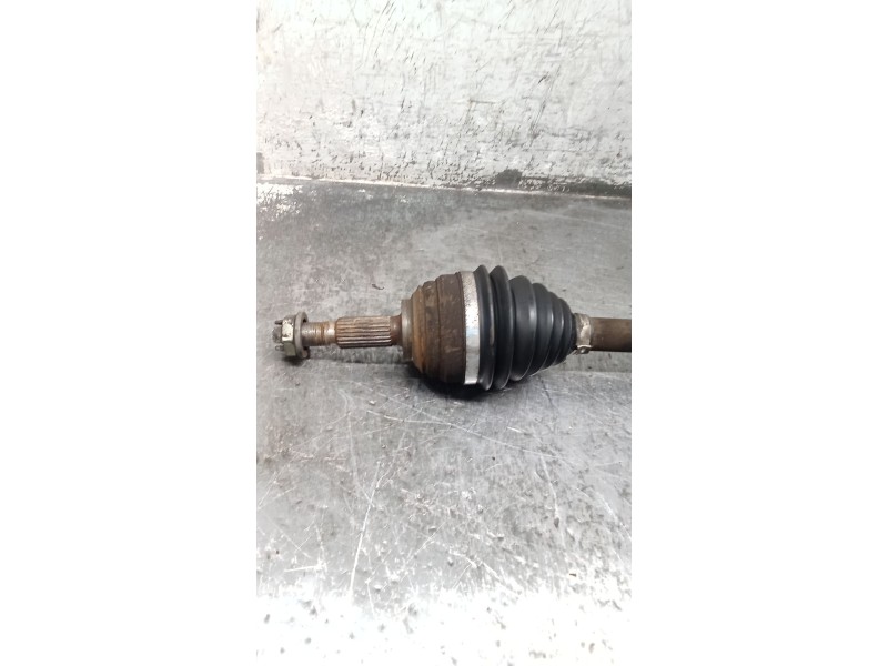 Recambio de transmision delantera izquierda para renault megane ii (bm0/1_, cm0/1_) 1.6 16v (bm0c, cm0c) referencia OEM IAM 8200