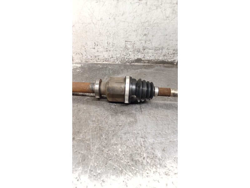 Recambio de transmision delantera derecha para renault megane ii (bm0/1_, cm0/1_) 1.6 16v (bm0c, cm0c) referencia OEM IAM 820026