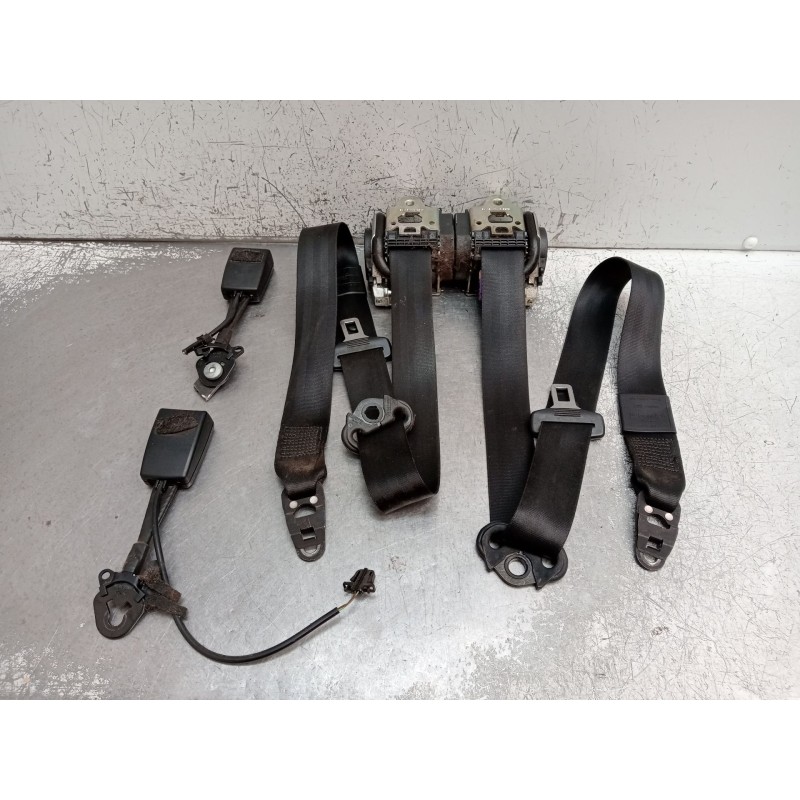 Recambio de juego cinturones delantero para audi a4 b7 (8ec) 2.0 tdi 16v referencia OEM IAM  4P 