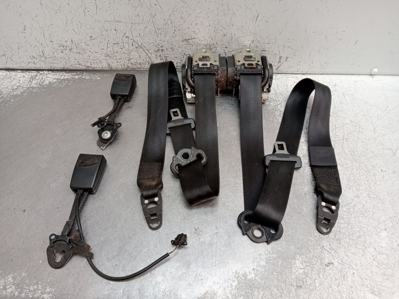 Recambio de juego cinturones delantero para audi a4 b7 (8ec) 2.0 tdi 16v referencia OEM IAM  4P 