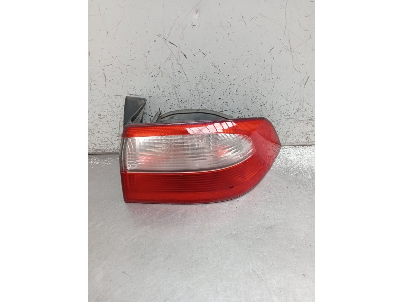 Recambio de piloto trasero derecho para renault laguna ii (bg0/1_) 2.2 dci (bg0f) referencia OEM IAM   