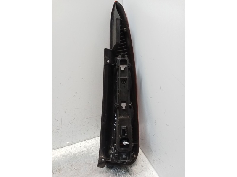 Recambio de piloto trasero izquierdo para ford fusion (ju_) 1.4 referencia OEM IAM   