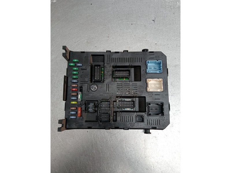 Recambio de caja reles / fusibles para peugeot 307 sw (3h) 1.6 hdi 110 referencia OEM IAM 9661940480 BSI2004H05 01160106