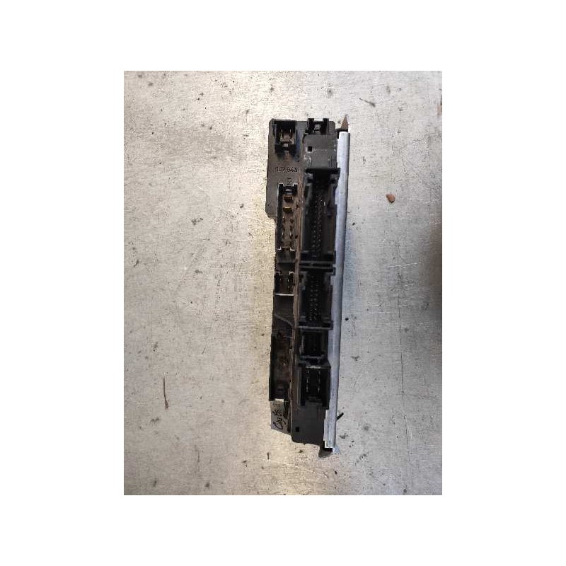 Recambio de caja reles / fusibles para mercedes clase s (w220) berlina 5.0 v8 24v cat referencia OEM IAM 05045123 A0275454532 