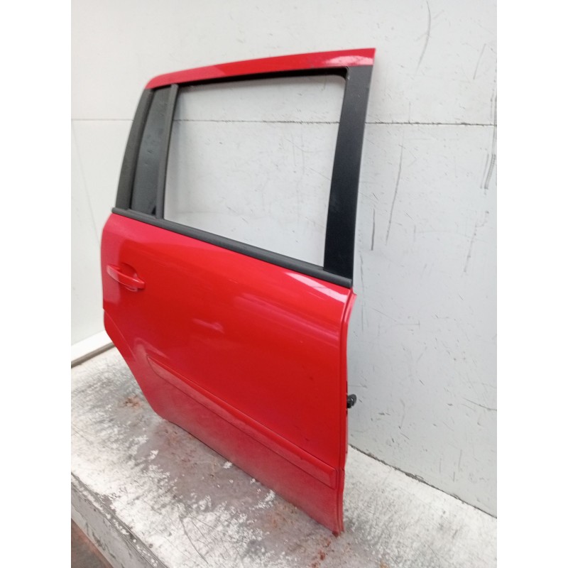 Recambio de puerta trasera derecha para opel zafira / zafira family b (a05) 1.9 cdti (m75) referencia OEM IAM   