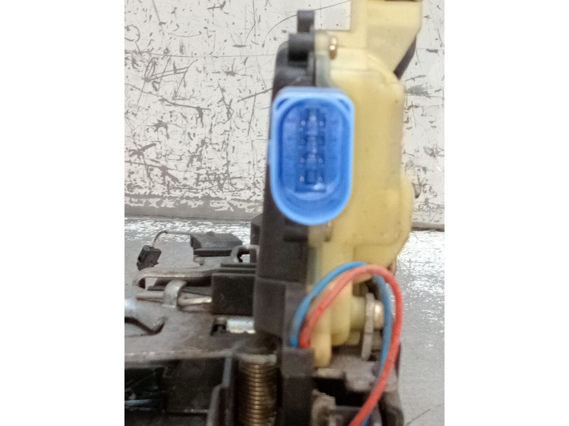 Recambio de motor cierre centralizado delantero derecho para seat ibiza iii (6l1) 1.4 tdi referencia OEM IAM 3B1837016BQ 3P 