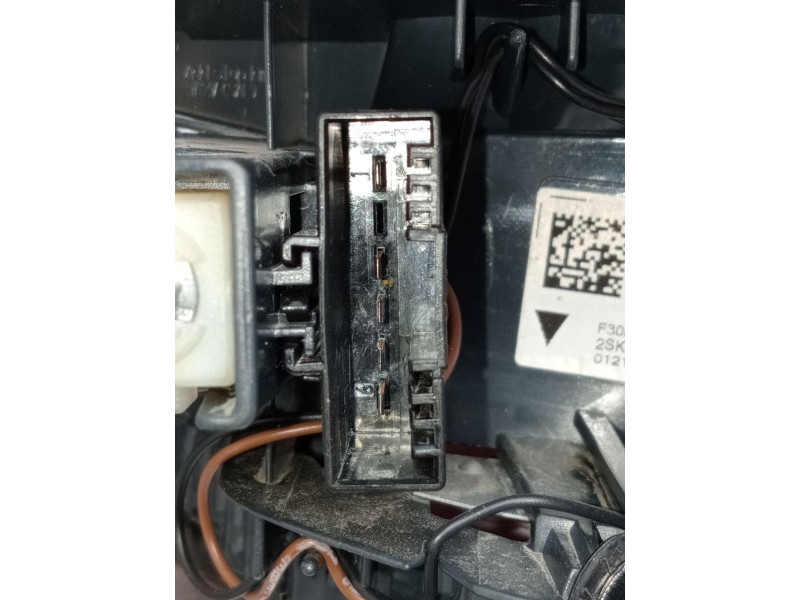 Recambio de piloto trasero izquierdo interior para bmw 3 touring (f31) 318 d referencia OEM IAM H7736911907 2SD012147 2SD012149