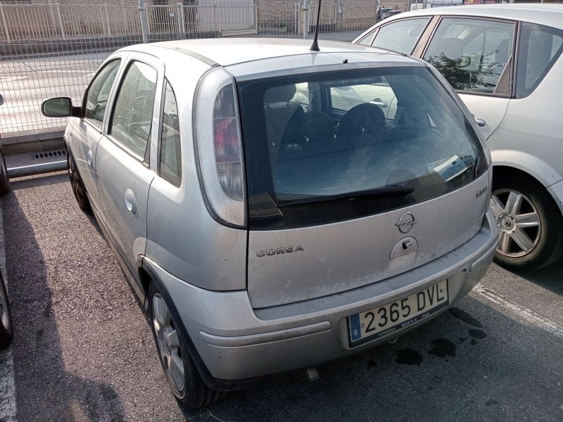 opel corsa c (x01) del año 2006