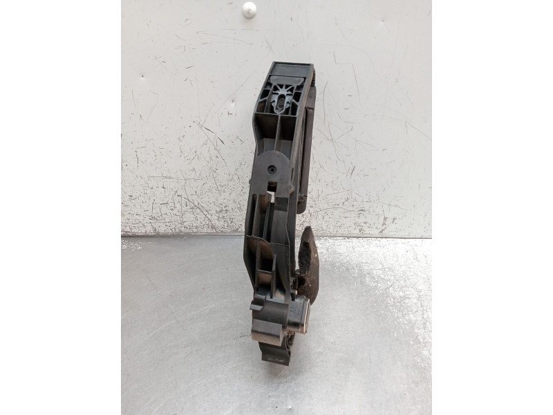 Recambio de potenciometro pedal para mercedes-benz clk (c209) clk 270 cdi (209.316) referencia OEM IAM A2113000404  